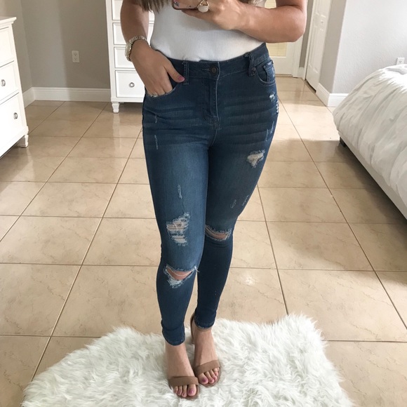 Size 1 High waisted ripped jeans, distressed jeans - Picture 2 of 3